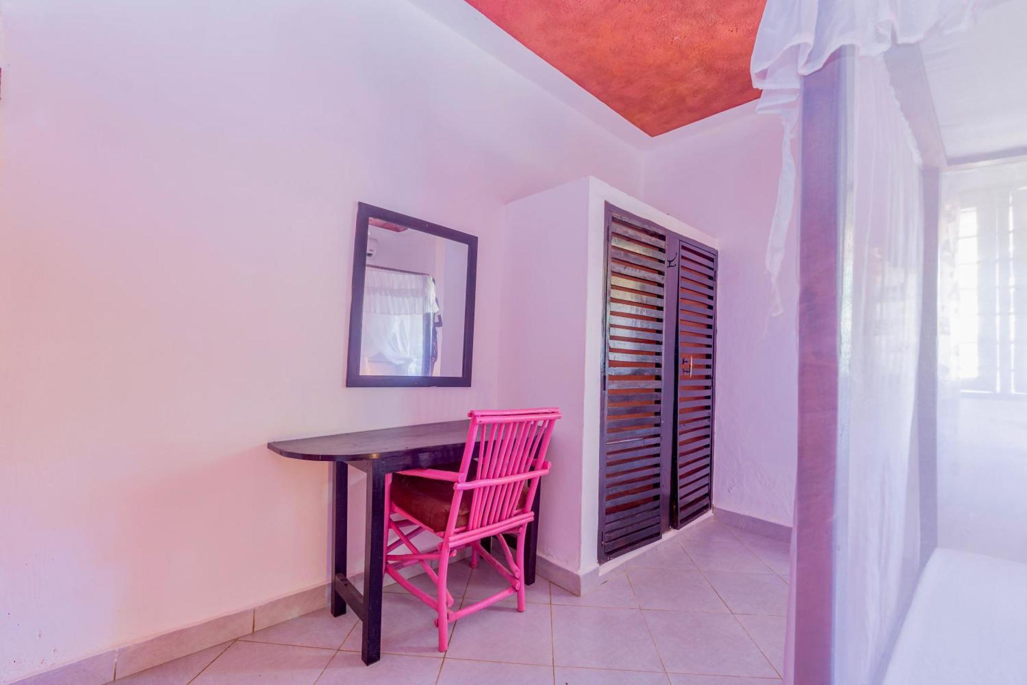 Villas Dora And Holly Playa de Diani Exterior foto