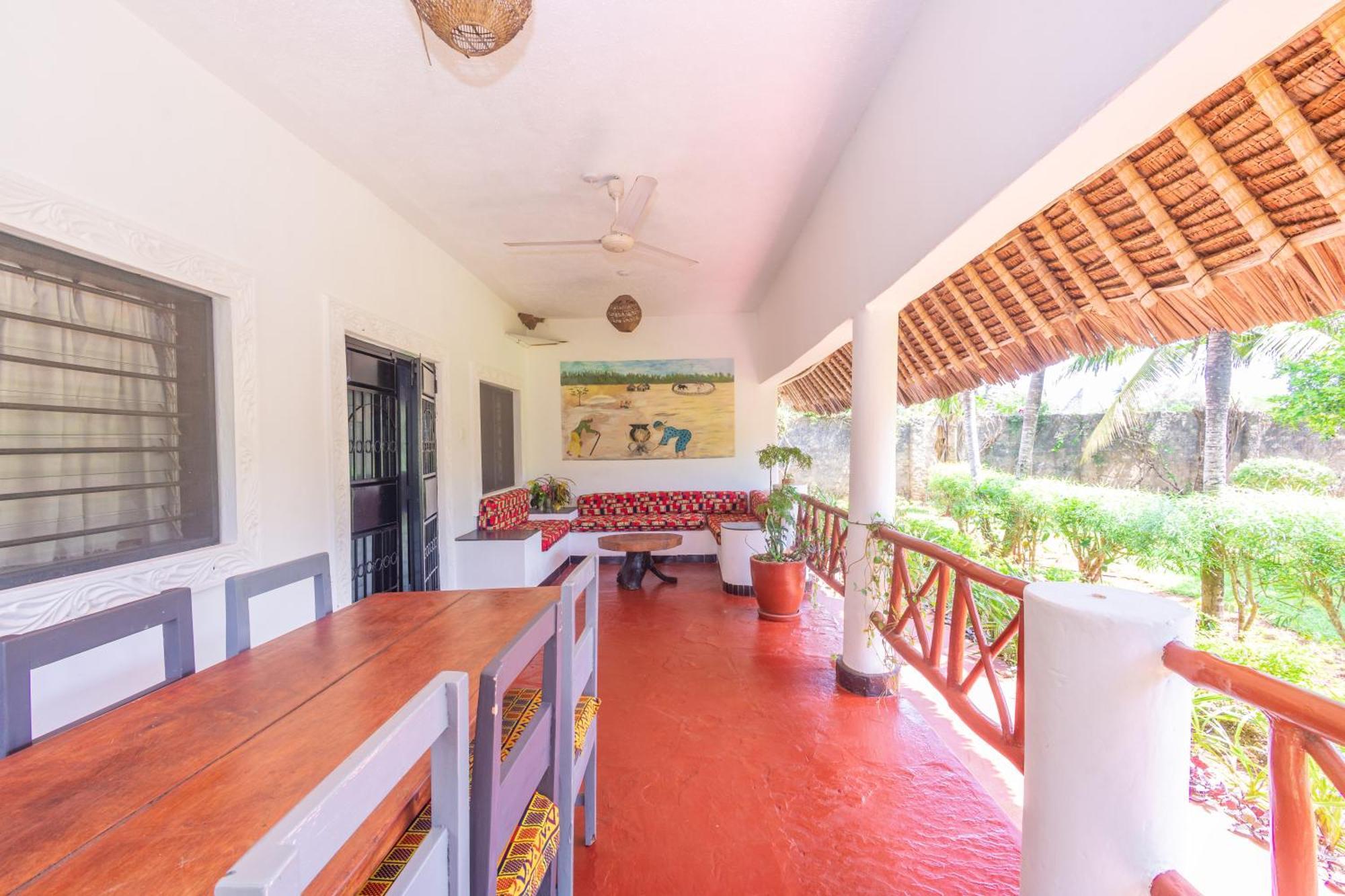 Villas Dora And Holly Playa de Diani Exterior foto
